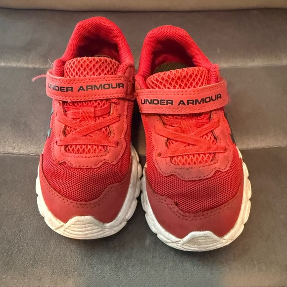 Under Armour Kids Red and Black Sneakers size 8c - Picture 2 of 4